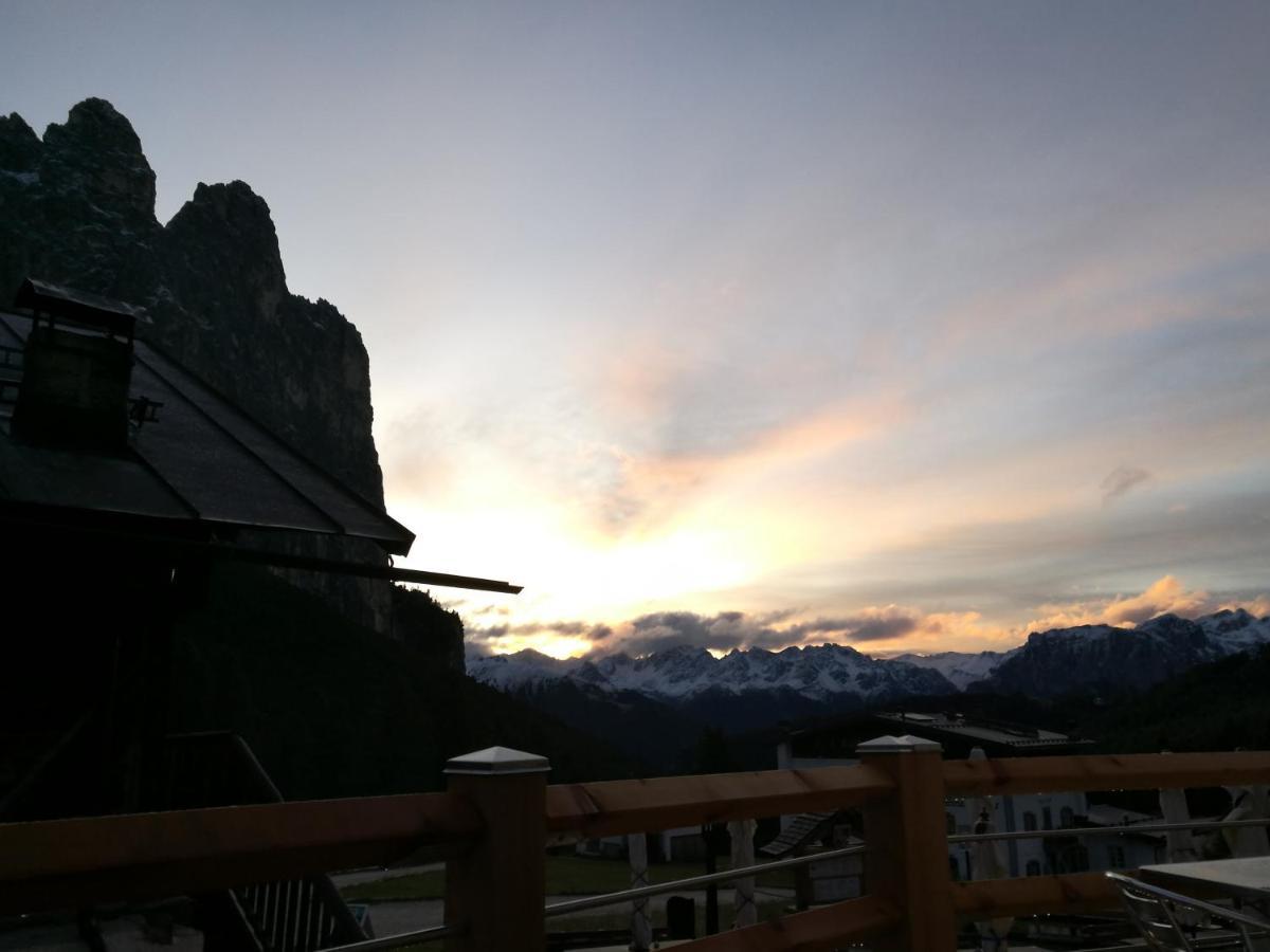 Rifugio Stella Alpina Spiz Piaz Per Escursionisti Hotel Pozza di Fassa Eksteriør billede