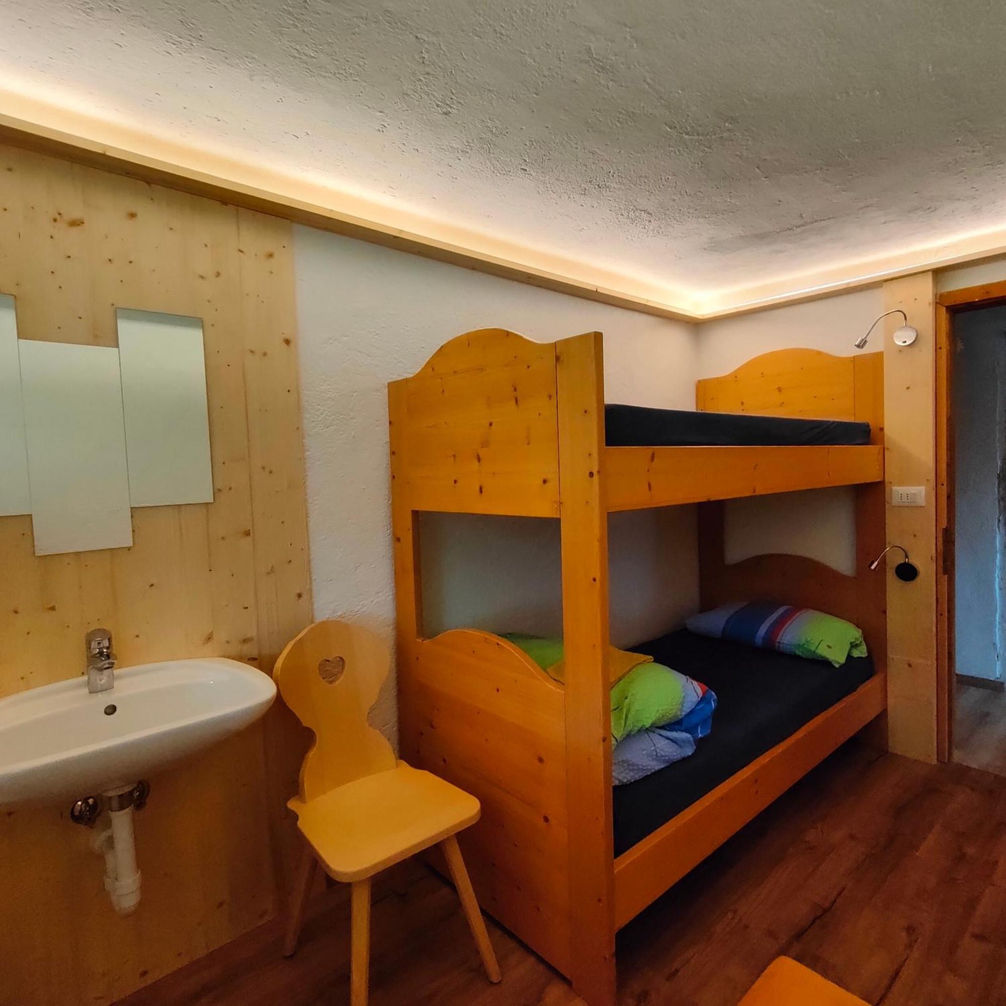 Rifugio Stella Alpina Spiz Piaz Per Escursionisti Hotel Pozza di Fassa Eksteriør billede